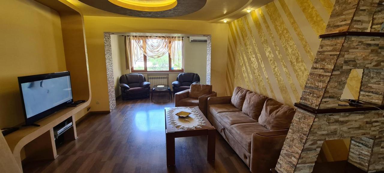 Luxury Apartments In Center Jerevan Buitenkant foto